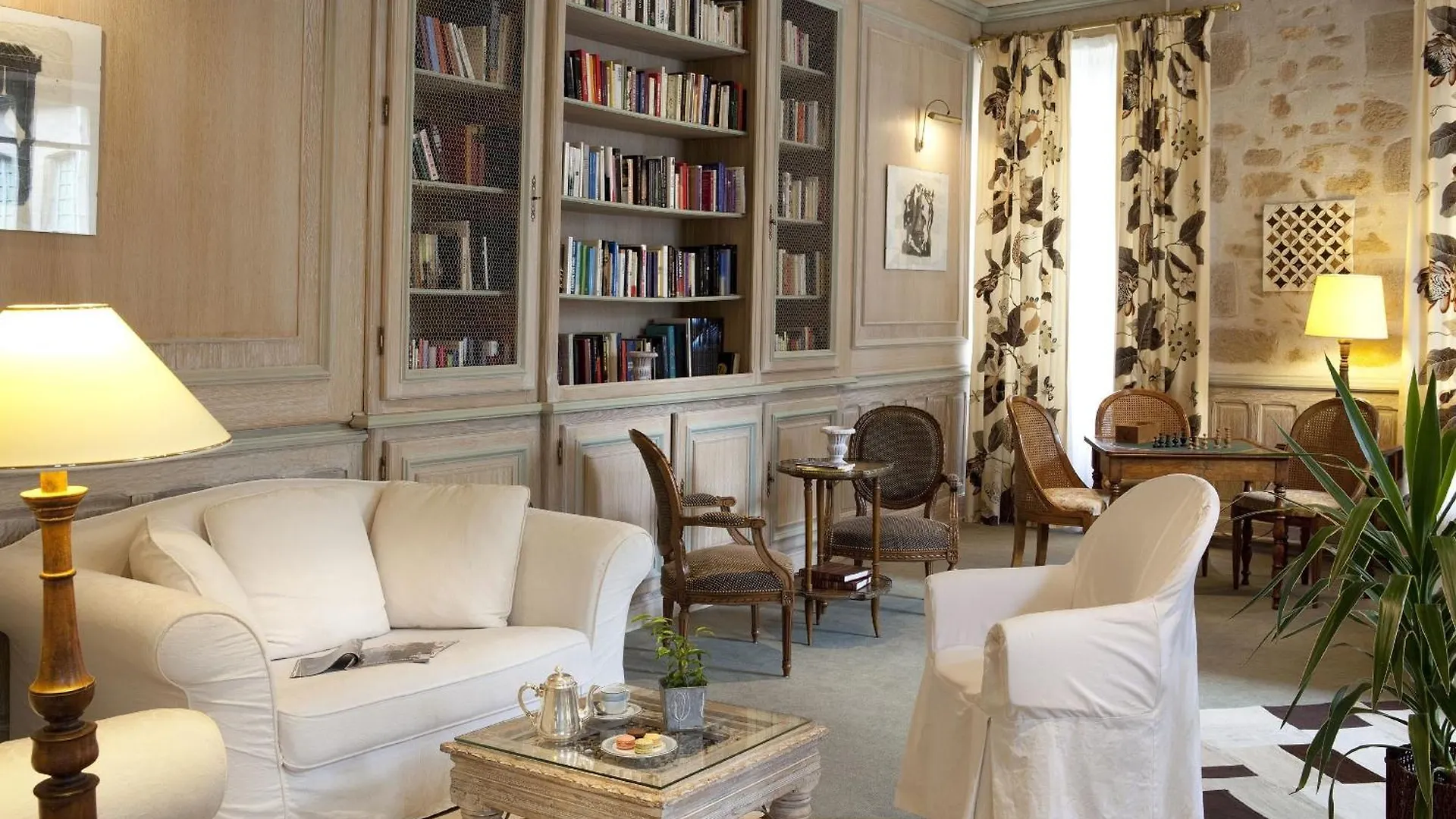 Hob Montespan Talleyrand Hotel Bourbon-lʼArchambault
