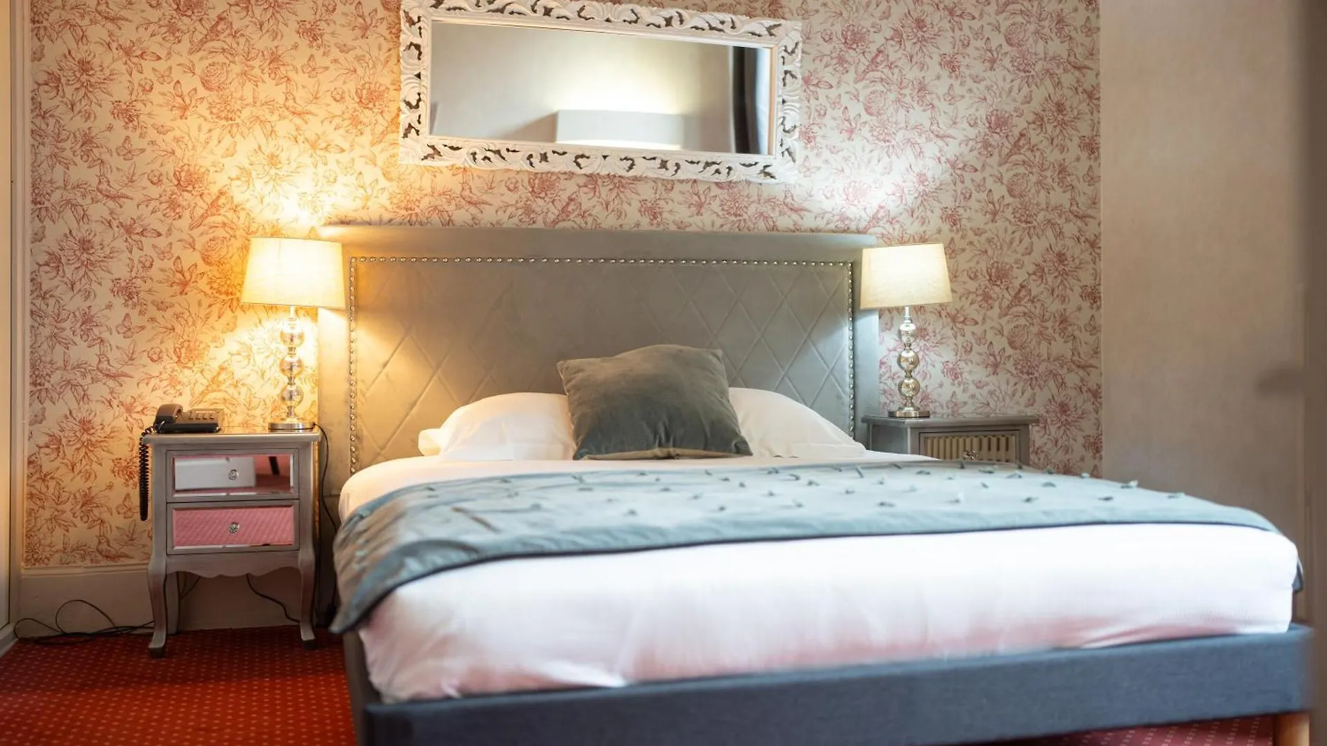 Hotel Hob Montespan Talleyrand Bourbon-lʼArchambault 4*,  Frankreich