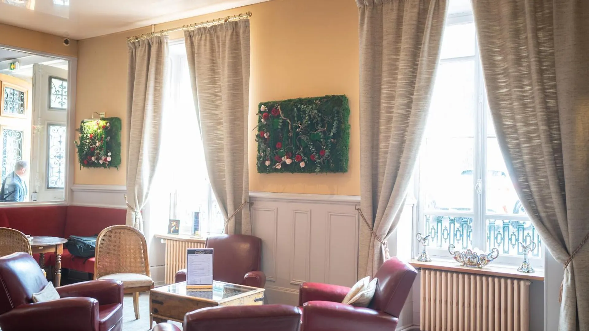 Hotel Hob Montespan Talleyrand Bourbon-lʼArchambault