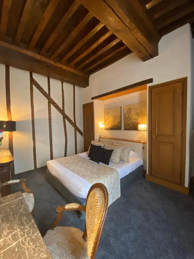 Hob Montespan Talleyrand Hotel Bourbon-lʼArchambault